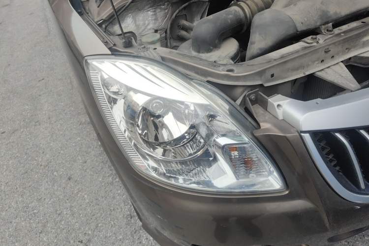 Used Foton Scenic G5 2020 2.0L Long-Wheelbase Flat-Roof 6-Seater Multi-Purpose Passenger Vehicle 1TZS Right Front Headlight