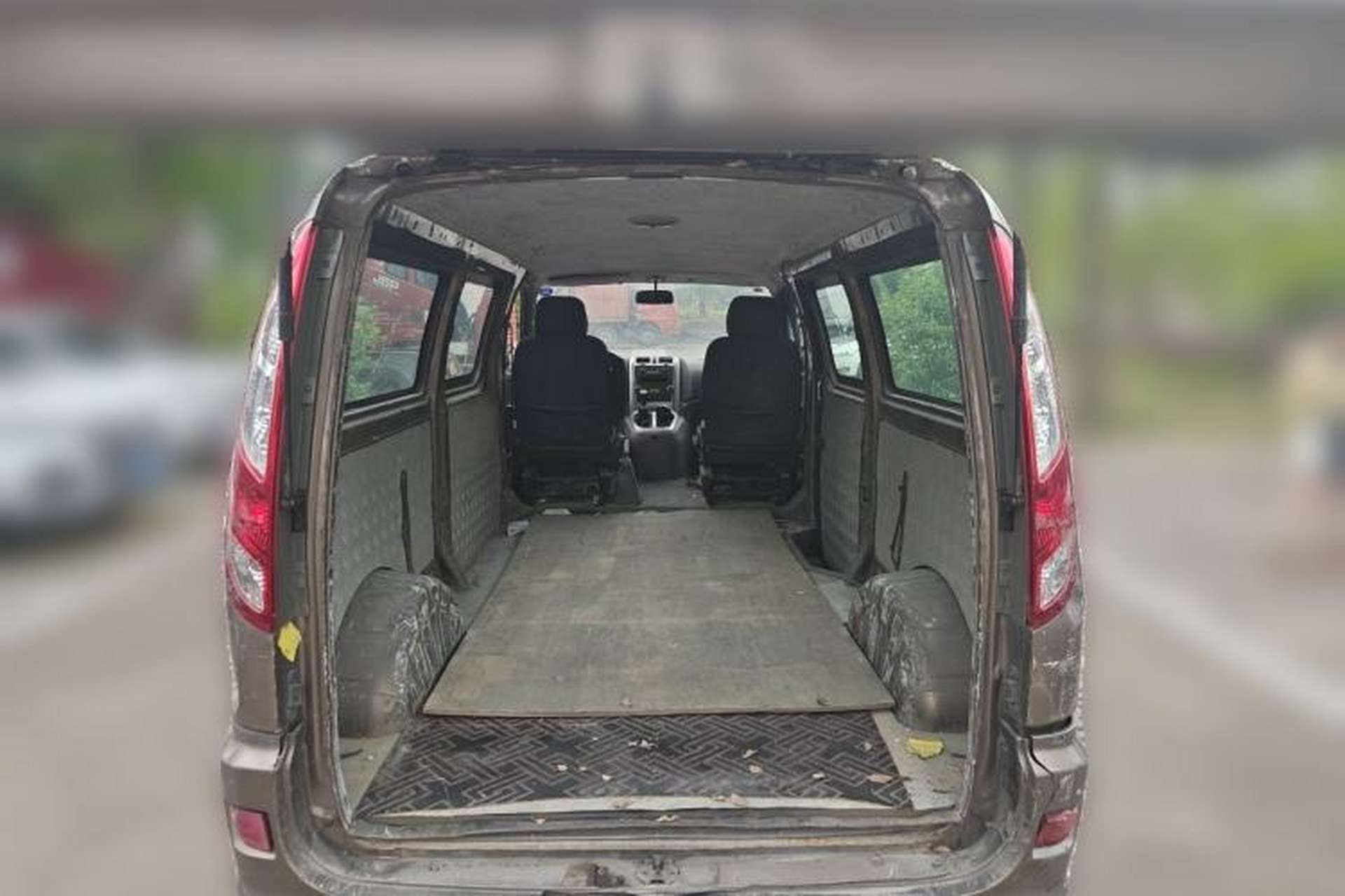 Used Foton Scenic G5 2020 2.0L Long-Wheelbase Flat-Roof 5-Seater Multi-Purpose Passenger Vehicle 1TZS Trunk