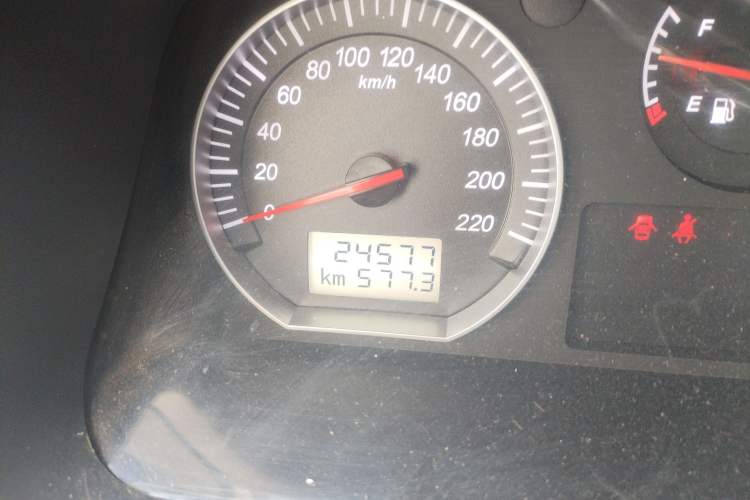 Used Foton Scenic G5 2020 2.0L Long-Wheelbase Flat-Roof 10-Seater Multi-Purpose Passenger Vehicle 1TZS Odometer Close Up