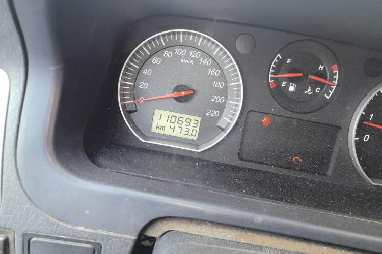 Used Foton Scenic G5 2020 2.0L Long-Wheelbase Flat-Roof 6-Seater Multi-Purpose Passenger Vehicle 1TZS Odometer Close Up