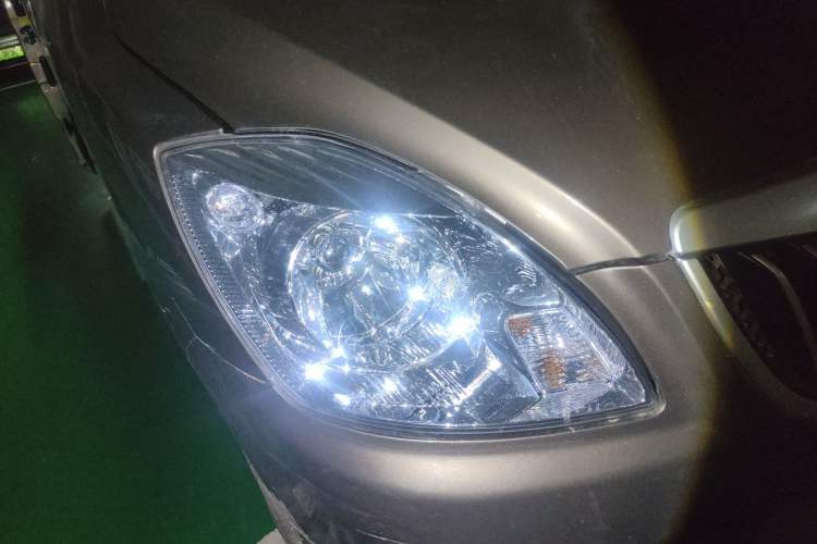 Used Foton Scenic G5 2020 2.0L Long-Wheelbase Flat-Roof 6-Seater Multi-Purpose Passenger Vehicle 1TZS Right Front Headlight