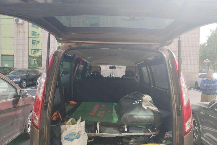 Used Foton Scenic G5 2020 2.0L Long-Wheelbase Flat-Roof 10-Seater Multi-Purpose Passenger Vehicle 1TZS Trunk