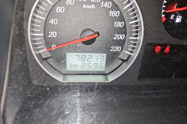 Used Foton Scenic G5 2020 2.0L Long-Wheelbase Flat-Roof 6-Seater Multi-Purpose Passenger Vehicle 1TZS Odometer Close Up