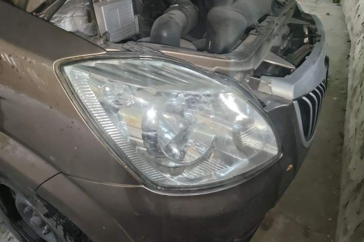 Used Foton Scenic G5 2020 2.0L Long-Wheelbase Flat-Roof 6-Seater Multi-Purpose Passenger Vehicle 1TZS Right Front Headlight
