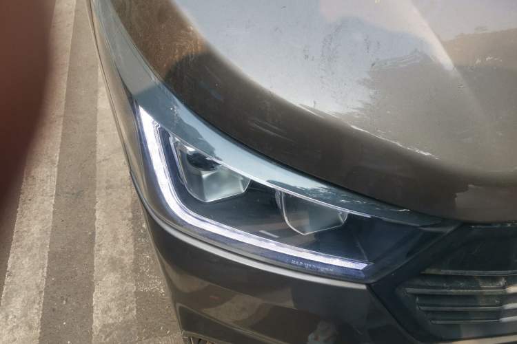Used Foton Scenic G5 2020 2.0L Gasoline Commercial Version 6-Seater Multi-Purpose Passenger Vehicle 1TZS Right Front Headlight