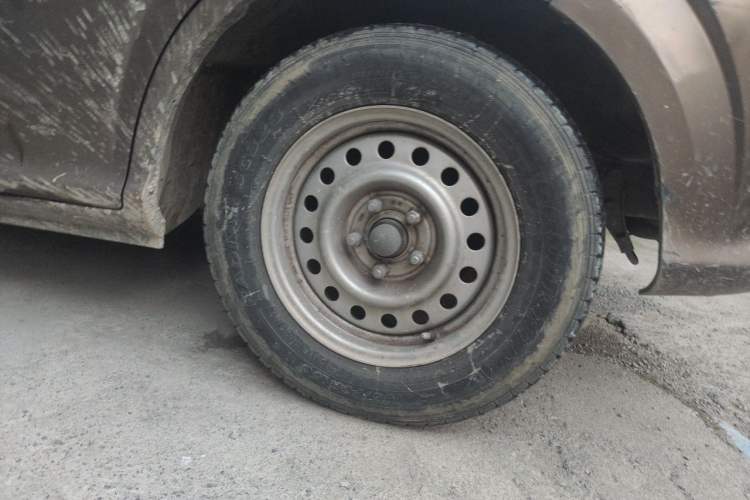 Used Foton Scenic G5 2020 2.0L Long-Wheelbase Flat-Roof 6-Seater Multi-Purpose Passenger Vehicle 1TZS Right Front Wheel Hub