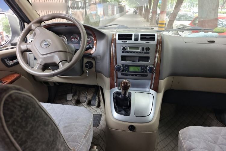 Used Foton Scenic G5 2020 2.0L Long-Wheelbase Flat-Roof 9-Seater Multi-Purpose Passenger Vehicle 1TZS Center Console