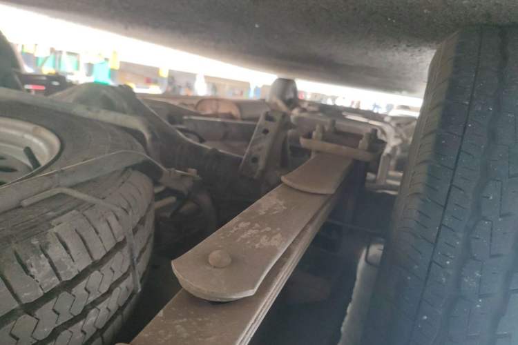 Used Foton Scenic G5 2020 2.4L Commercial Version Long-Wheelbase Flat-Roof 6-Seater Multi-Purpose Passenger Vehicle 4K22D4M Chassis Rear Left