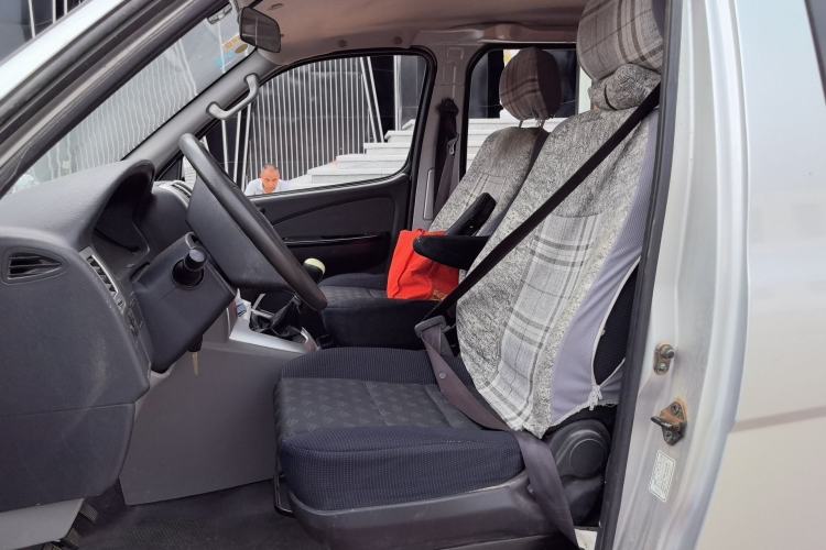 Used Foton Scenic G5 2020 2.4L Commercial Version Long-Wheelbase Flat-Roof 6-Seater Multi-Purpose Passenger Vehicle 4K22D4M Left Front Seat