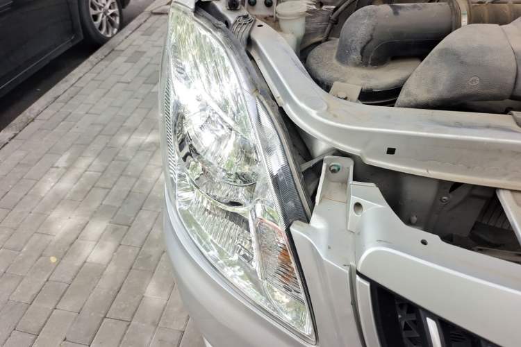 Used Foton Scenic G5 2020 2.0L Long-Wheelbase Flat-Roof 9-Seater Multi-Purpose Passenger Vehicle 1TZS Right Front Headlight
