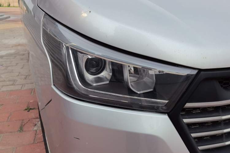 Used Foton Scenic G5 2020 2.4L Commercial Version Long-Wheelbase Flat-Roof 6-Seater Multi-Purpose Passenger Vehicle 4K22D4M Right Front Headlight