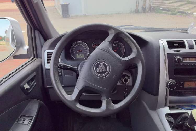 Used Foton Scenic G5 2020 2.4L Commercial Version Long-Wheelbase Flat-Roof 6-Seater Multi-Purpose Passenger Vehicle 4K22D4M Steering Wheel