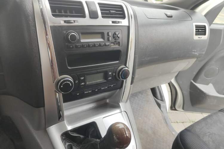 Used Foton Scenic G5 2020 2.0L Long-Wheelbase Flat-Roof 6-Seater Multi-Purpose Passenger Vehicle 1TZS Audio And AC Panel