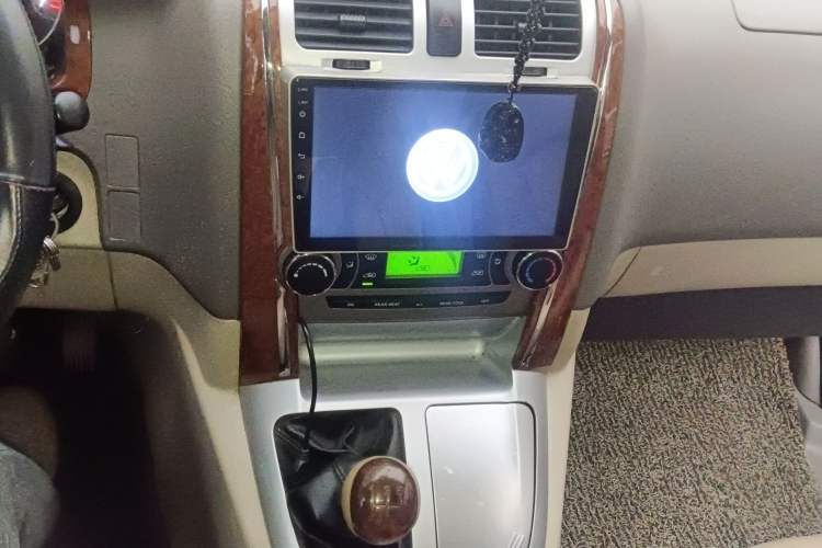 Used Foton Scenic G5 2020 2.0L Gasoline Commercial Version 9-Seater Multi-Purpose Passenger Vehicle 1TZS Audio And AC Panel