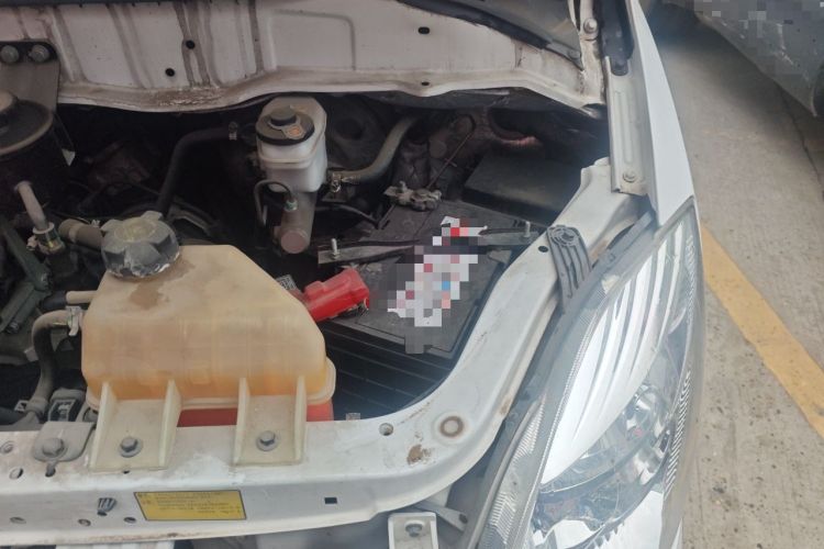 Used Foton Scenic G5 2020 2.0L Long-Wheelbase Flat-Top 2-Seater Van 1TZS Engine Bay Left