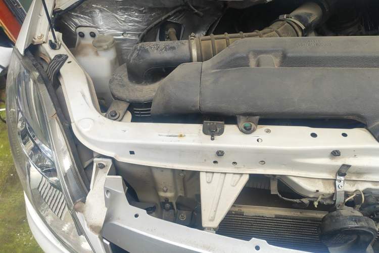 Used Foton Scenic G5 2020 2.0L Long-Wheelbase Flat-Roof 6-Seater Multi-Purpose Passenger Vehicle 1TZS Engine Bay Right