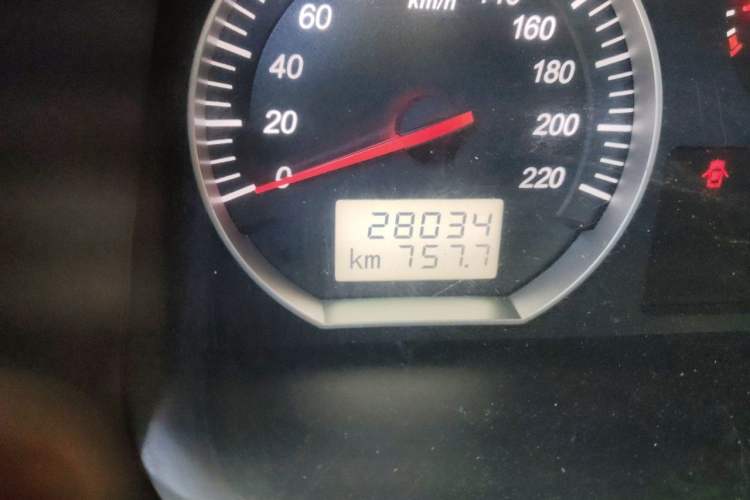 Used Foton Scenic G5 2020 2.0L Long-Wheelbase Flat-Roof 10-Seater Multi-Purpose Passenger Vehicle 1TZS Odometer Close Up