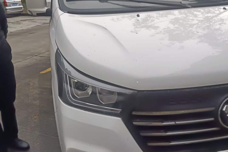 Used Foton Scenic G5 2020 2.0L Gasoline Commercial Version 9-Seater Multi-Purpose Passenger Vehicle 1TZS Right Front Headlight