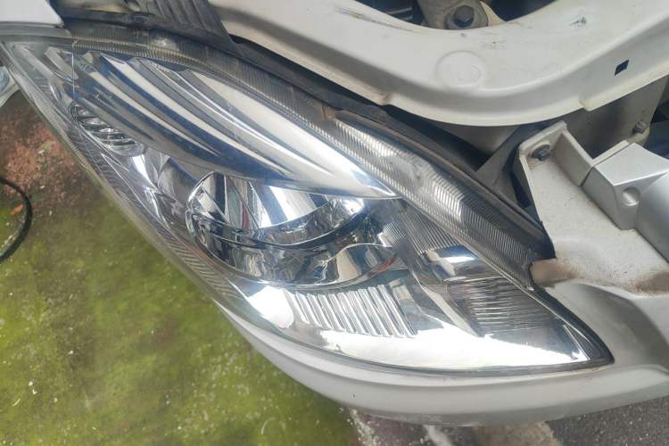 Used Foton Scenic G5 2020 2.0L Long-Wheelbase Flat-Roof 6-Seater Multi-Purpose Passenger Vehicle 1TZS Right Front Headlight