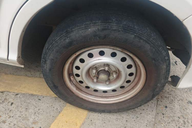 Used Foton Scenic G5 2020 2.0L Long-Wheelbase Flat-Top 2-Seater Van 1TZS Right Front Wheel Hub