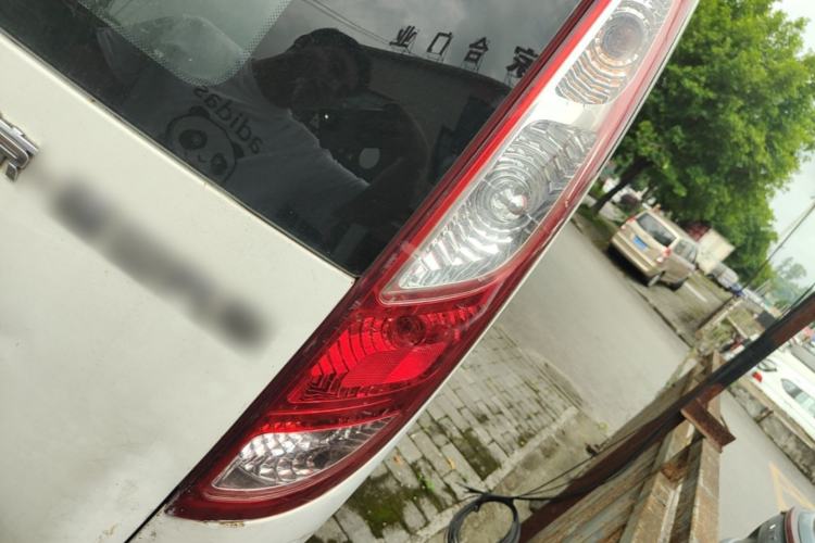 Used Foton Scenic G5 2020 2.0L Long-Wheelbase Flat-Roof 6-Seater Multi-Purpose Passenger Vehicle 1TZS Right Rear Taillight