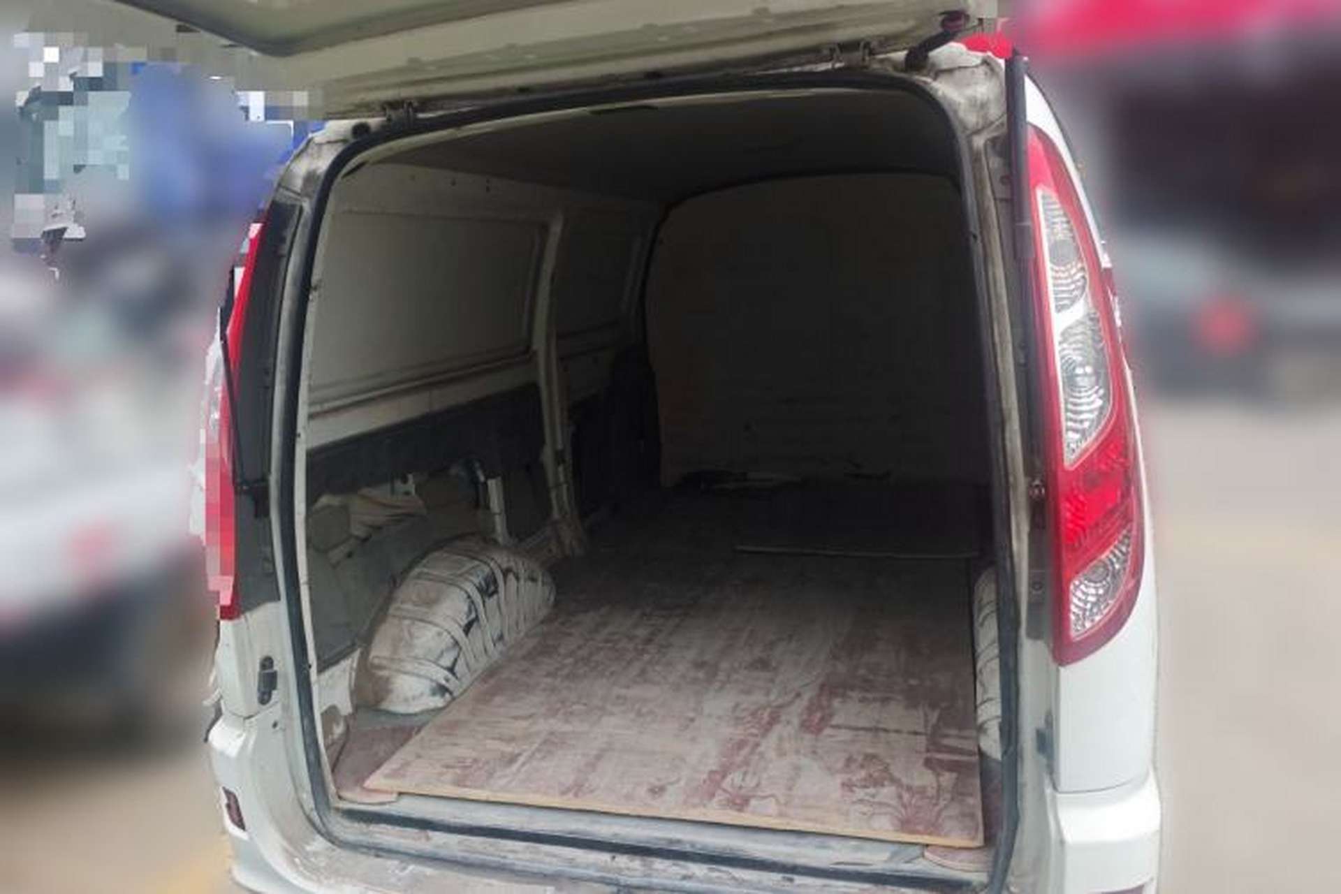 Used Foton Scenic G5 2020 2.0L Long-Wheelbase Flat-Top 2-Seater Van 1TZS Trunk