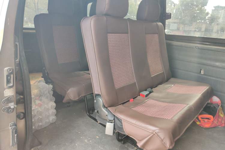 Used Foton Scenic G5 2020 2.0L Long-Wheelbase Flat-Roof 6-Seater Multi-Purpose Passenger Vehicle 1TZS Left Rear Seat