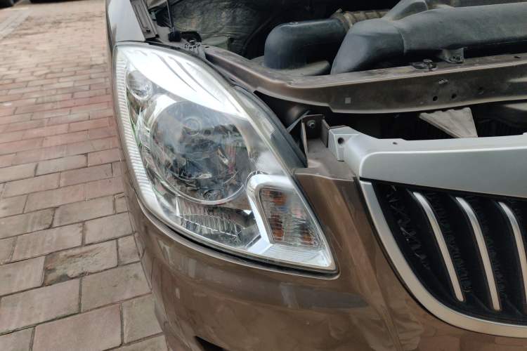 Used Foton Scenic G5 2020 2.0L Long-Wheelbase Flat-Roof 6-Seater Multi-Purpose Passenger Vehicle 1TZS Right Front Headlight