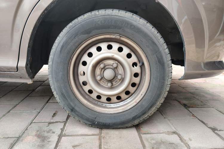 Used Foton Scenic G5 2020 2.0L Long-Wheelbase Flat-Roof 6-Seater Multi-Purpose Passenger Vehicle 1TZS Right Front Wheel Hub