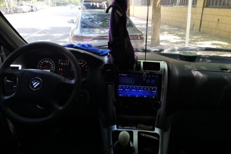 Used Foton Scenic G5 2021 2.4L Gasoline Commercial Version 6-Seater Multi-Purpose Passenger Vehicle 4K22D4M Center Console