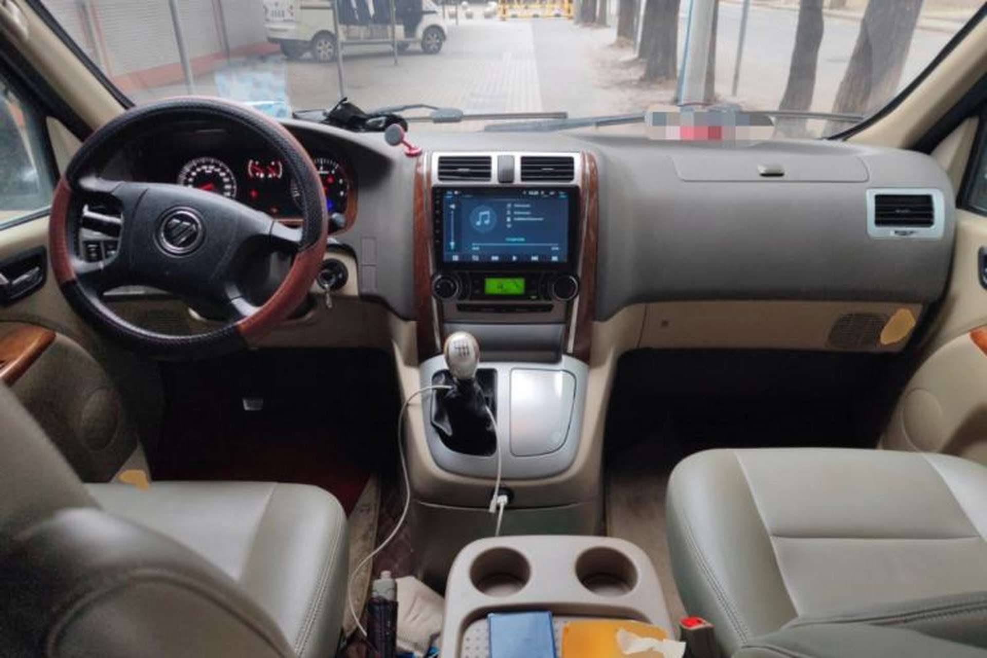 Used Foton Scenic G5 2021 2.0T Diesel Commercial Version 9-Seater Multi-Purpose Passenger Vehicle 4F20TC3 Center Console