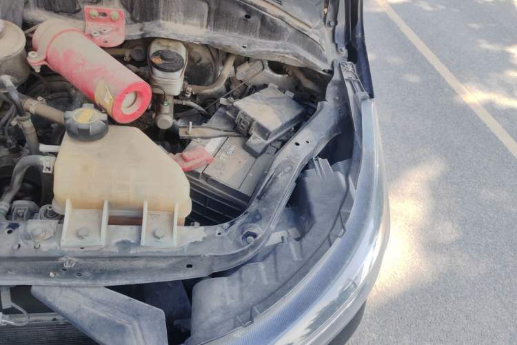 Used Foton Scenic G5  Engine Bay Left