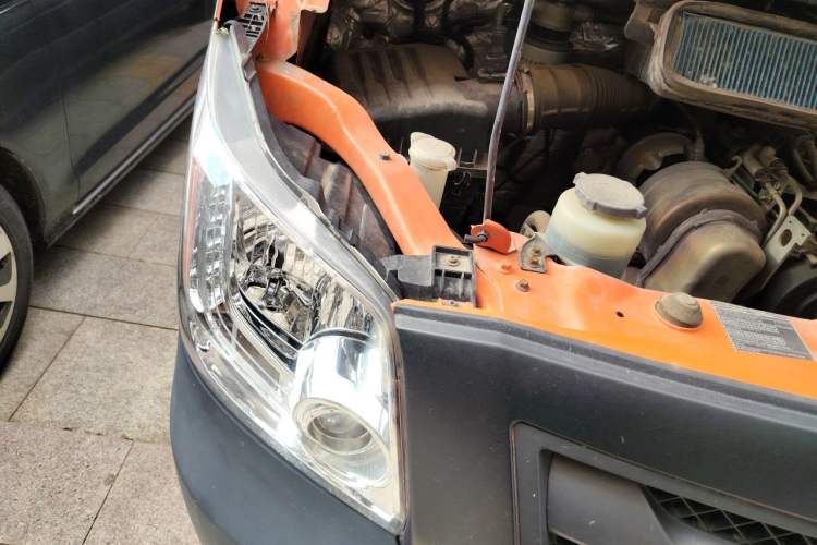 Used Foton Scenic G5  Engine Bay Right