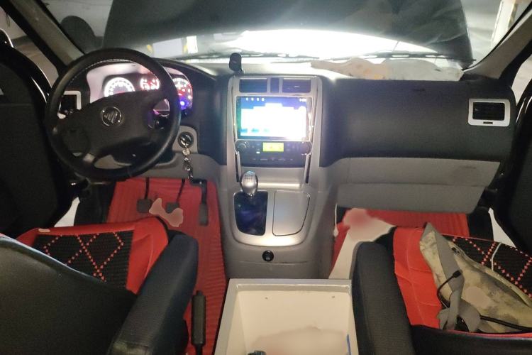 Used Foton Scenic G5 2021 2.0T Diesel Commercial Version 6-Seater Multi-Purpose Passenger Vehicle 4F20TC3 Interior 2