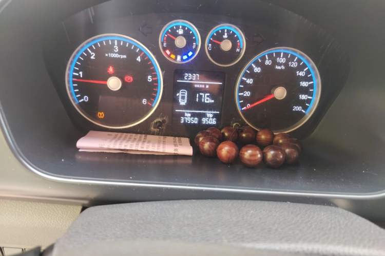 Used Foton Scenic G5  Odometer Close Up