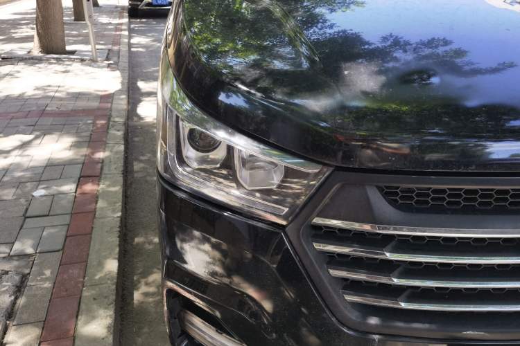 Used Foton Scenic G5 2021 2.4L Gasoline Commercial Version 6-Seater Multi-Purpose Passenger Vehicle 4K22D4M Right Front Headlight