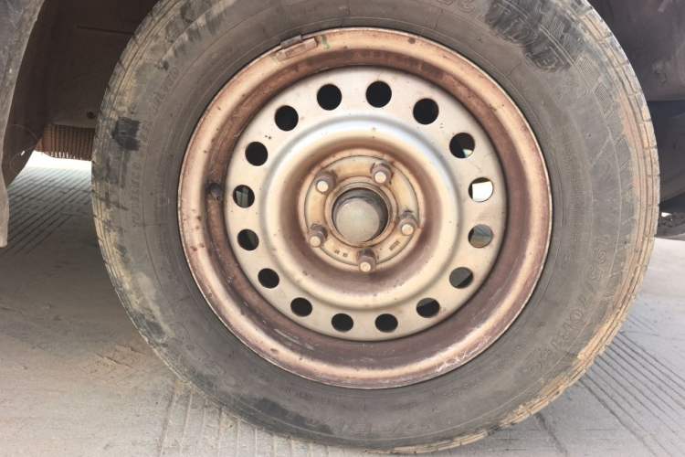 Used Foton Scenic G5 2021 2.0L Gasoline Commercial Version 6-Seater Multi-Purpose Passenger Vehicle 1TZS Right Front Wheel Hub