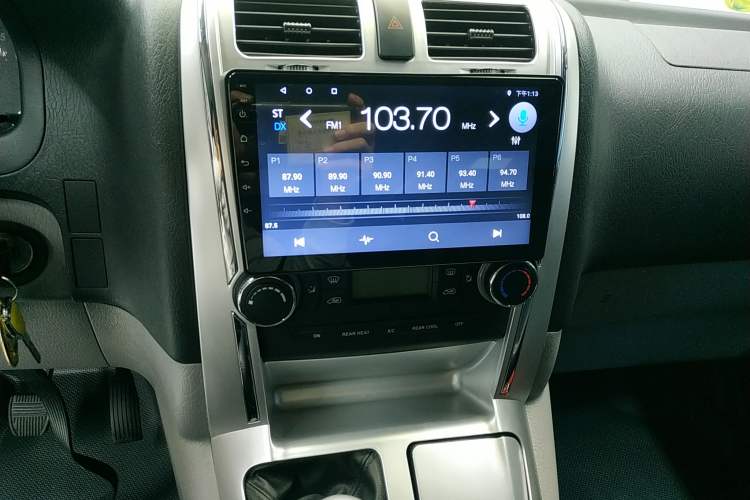 Used Foton Scenic G5 2021 2.0L Gasoline Commercial Version 6-Seater Multi-Purpose Passenger Vehicle 1TZS Audio And AC Panel
