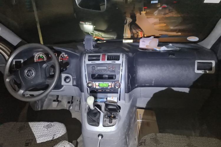 Used Foton Scenic G5 2021 2.0L Gasoline Commercial Version 6-Seater Multi-Purpose Passenger Vehicle 1TZS Center Console