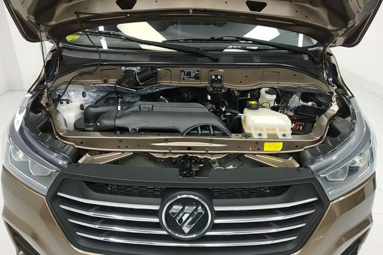 Used Foton Scenic G5 2021 2.0L Gasoline Commercial Version 6-Seater Multi-Purpose Passenger Vehicle 1TZS Engine Bay