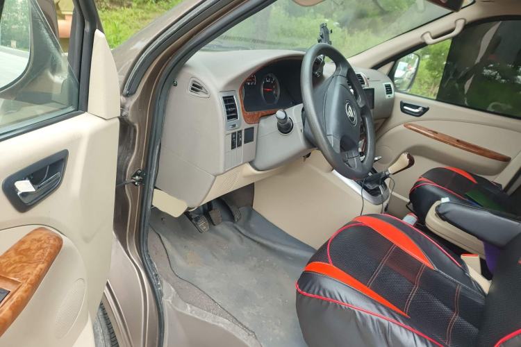 Used Foton Scenic G5 2021 2.4L Gasoline Commercial Version 7-Seater Multi-Purpose Passenger Vehicle 4K22D4M Interior 3