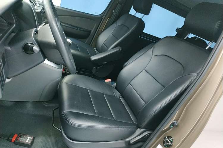 Used Foton Scenic G5 2021 2.0L Gasoline Commercial Version 6-Seater Multi-Purpose Passenger Vehicle 1TZS Left Front Seat