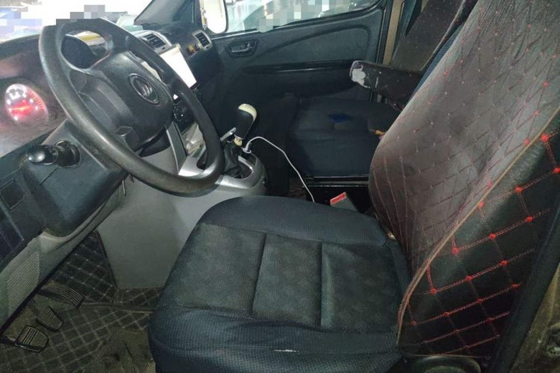 Used Foton Scenic G5 2021 2.0L Gasoline Commercial Version 6-Seater Multi-Purpose Passenger Vehicle 1TZS Left Front Seat