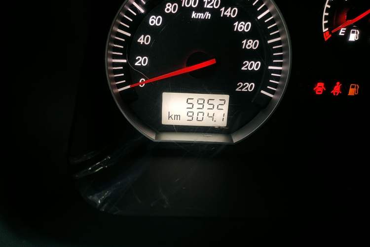 Used Foton Scenic G5 2021 2.0L Gasoline Commercial Version 6-Seater Multi-Purpose Passenger Vehicle 1TZS Odometer Close Up