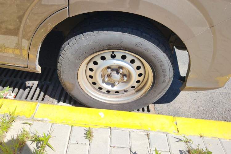 Used Foton Scenic G5  Right Front Wheel Hub