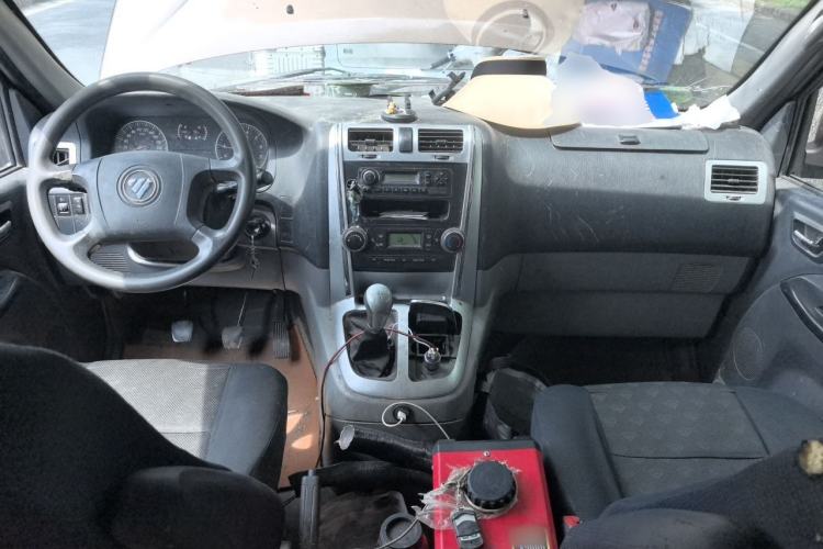 Used Foton Scenic G5 2021 2.0L Gasoline Commercial Version 6-Seater Multi-Purpose Passenger Vehicle 1TZS Center Console