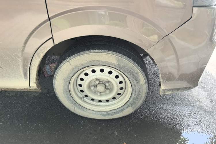 Used Foton Scenic G5 2021 2.0L Gasoline Commercial Version 6-Seater Multi-Purpose Passenger Vehicle 1TZS Right Front Wheel Hub