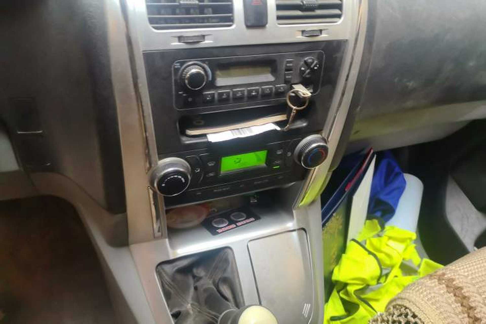 Used Foton Scenic G5 2021 2.0L Gasoline Commercial Version 6-Seater Multi-Purpose Passenger Vehicle 1TZS Audio And AC Panel