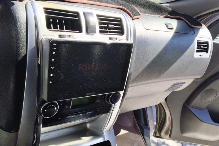 Used Foton Scenic G5 2021 2.0L Gasoline Commercial Version 6-Seater Multi-Purpose Passenger Vehicle 1TZS Audio And AC Panel