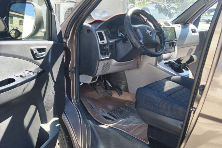 Used Foton Scenic G5 2021 2.0L Gasoline Commercial Version 6-Seater Multi-Purpose Passenger Vehicle 1TZS Driver Seat